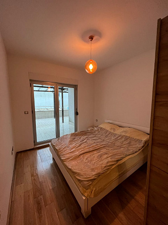 Квартира в Которе с двумя спальными комнатами и большой террасой